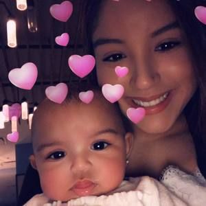 Meet your Posher, Dina